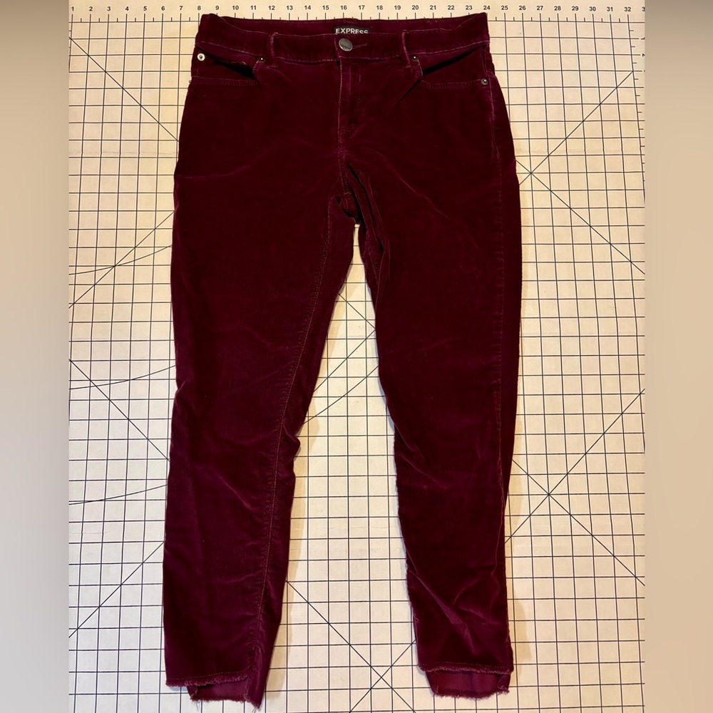 Express Women’s Size 8 Mid Rise Red Ankle‎ Legging Jeans